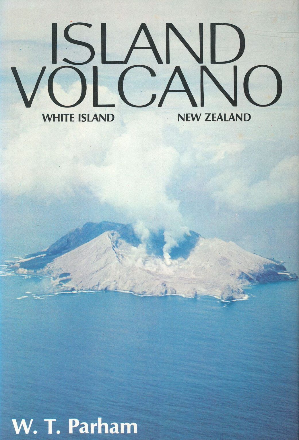 ISLAND VOLCANO: White Island New Zealand