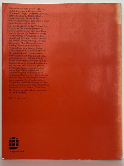 PREHISTORIC MAORI FORTIFICATIONS: In the North Island