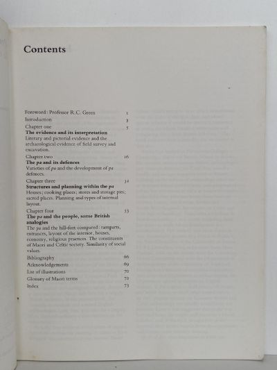 PREHISTORIC MAORI FORTIFICATIONS: In the North Island