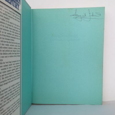 A SOUTHERN GENTRY: New Zealanders Who Inherited the Earth