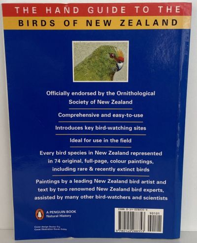 BIRDS OF NEW ZEALAND: The Hand Guide