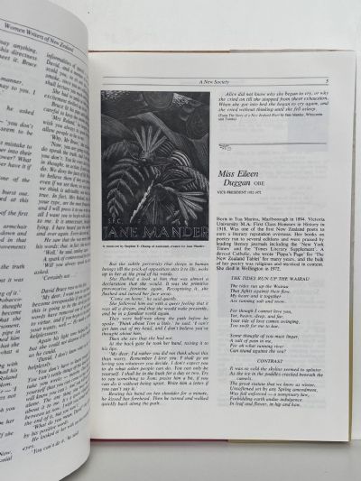 WOMEN WRITERS OF NEW ZEALAND 1932-1982