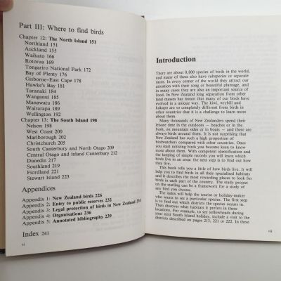 THE NEW ZEALAND BIRDWATCHERS' HANDBOOK