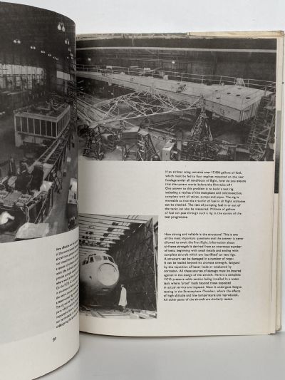 NEW HORIZON BOOK OF FLYING