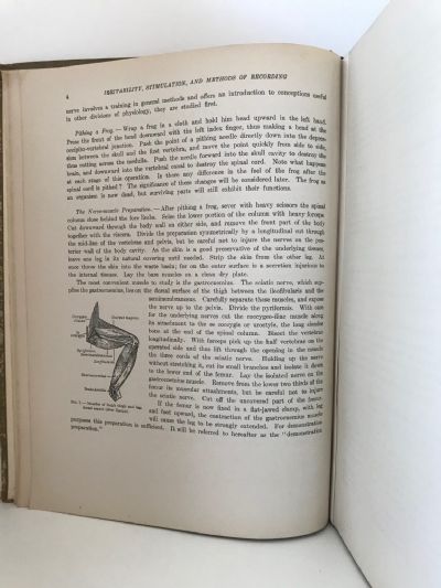 A LABORATORY COURSE IN PHYSIOLOGY