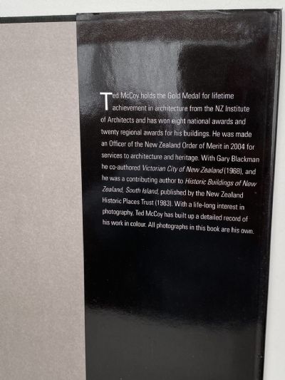 A SOUTHERN ARCHITECTURE: The Work of Ted McCoy