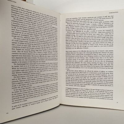 THE DICTIONARY OF NEW ZEALAND BIOGRAPHY: Volume One, 1769-1869