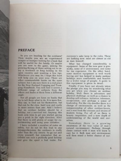 NEW ZEALAND CAMPING & TRAMPING HANDBOOK